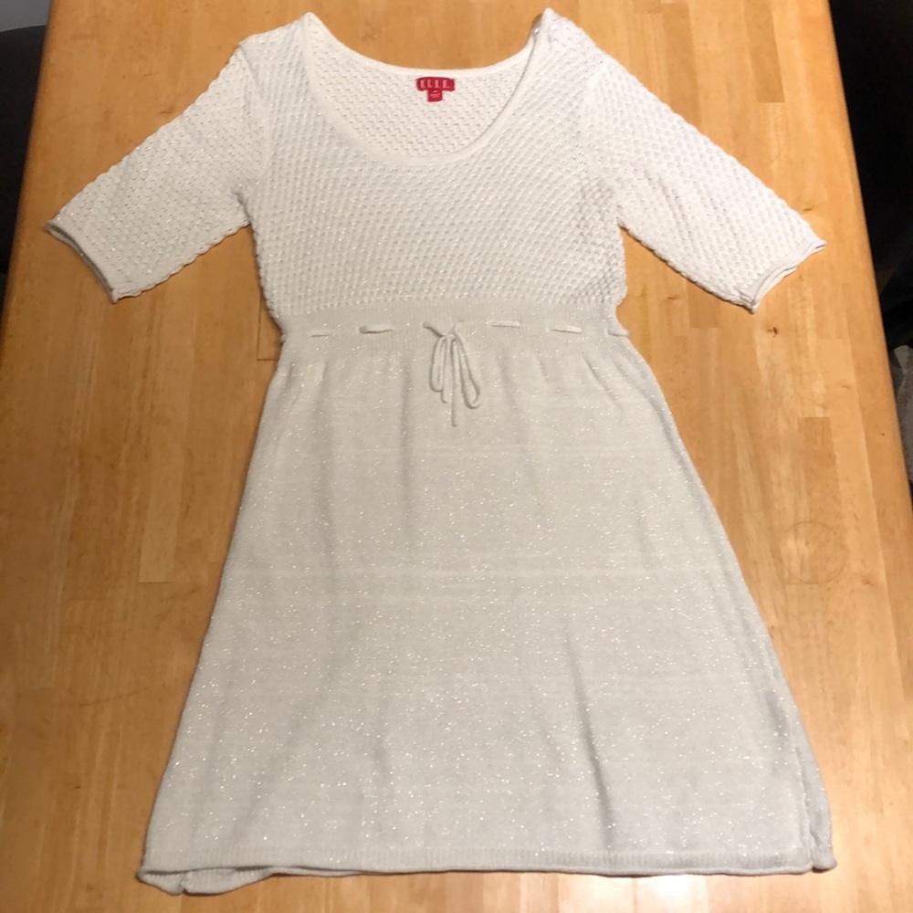 ♥️👗 2/$10 - Elle Shimmery Sweater Dress, Short Sleeve, Medium